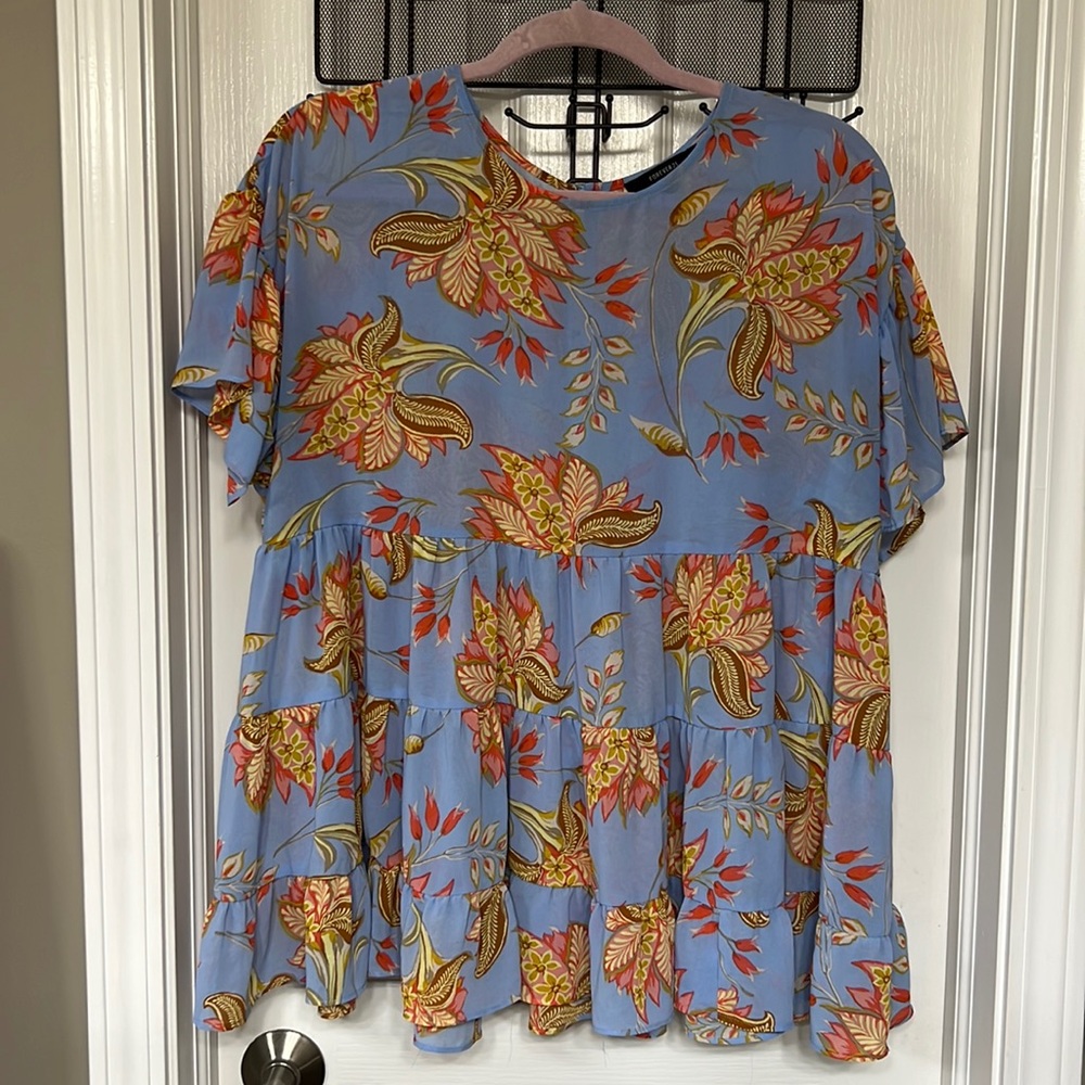Forever 21 Blue Floral Tier Blouse Size L